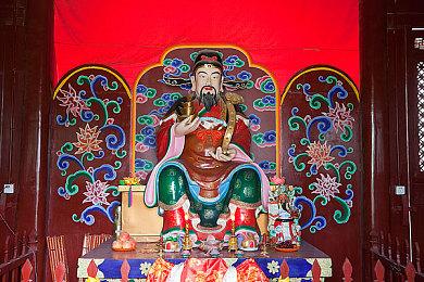 《艾尔登法环》新剧透视频：“马尔基特的锁链“道具展示